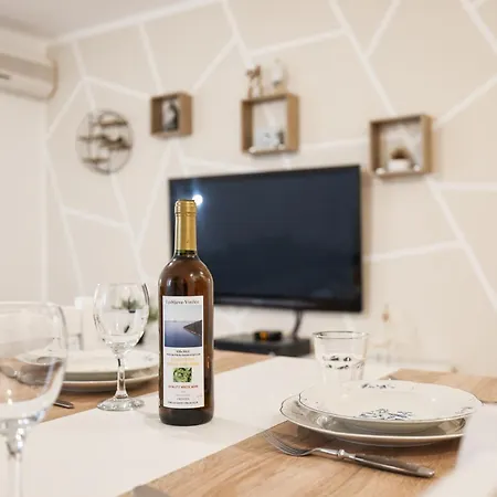 Teo Апартаменти *